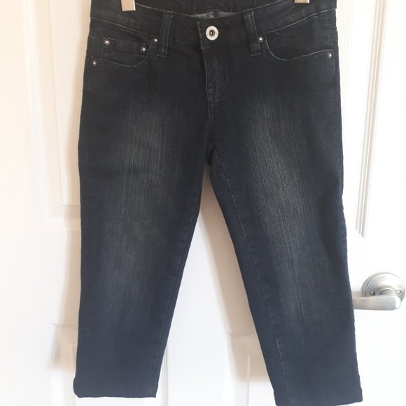 NWOT Seductions Low Rise Navy-Black Jean Capri - Picture 7 of 7